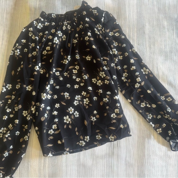 Floral Black Blouse - Picture 1 of 2